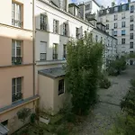 Oberkampf Studio Apartment
