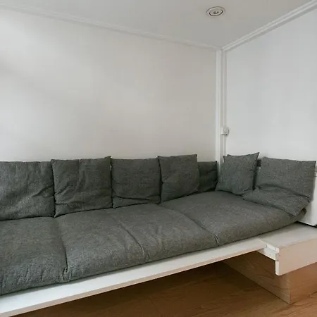 Apartment Oberkampf Studio